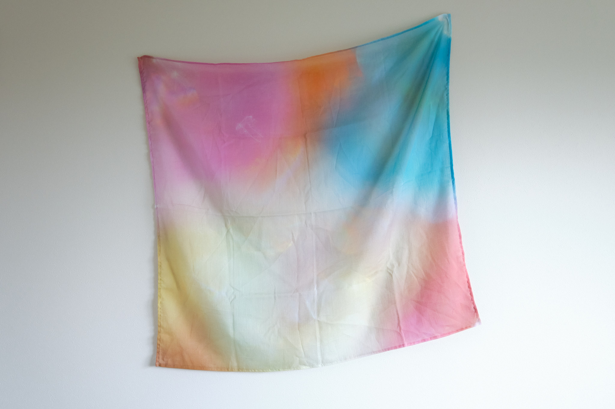 写真の画像を染め上げた肌触り最高<br>
綿100%日本製のスカーフ・ストールの画像